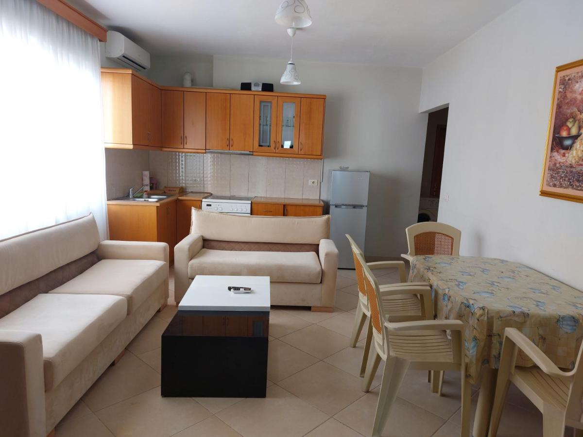 Family Apartments Sarandë Exterior foto